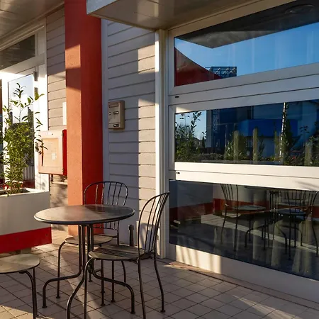 Easy Space Lägenhetshotell 3*