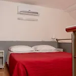 Apartahotel Easy Space 4*