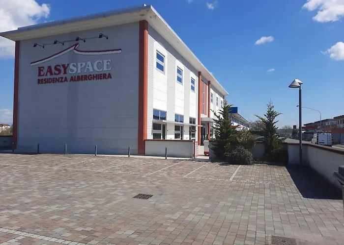 아파트호텔 Easy Space 3*